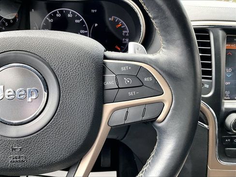 Used 2014 Jeep Grand Cherokee Overland image 16