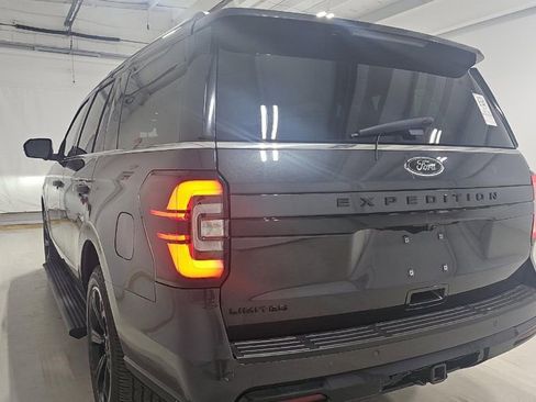 Used 2022 Ford Expedition Limited AWD/4WD image 4