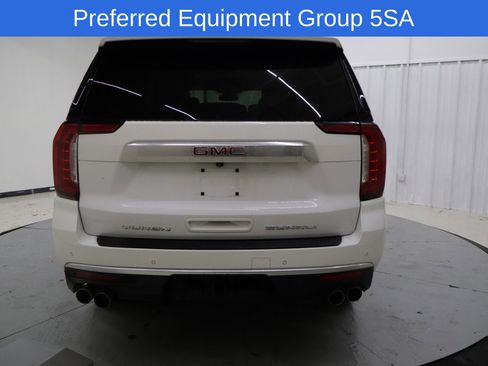 Used 2024 GMC Yukon XL Denali AWD/4WD image 3