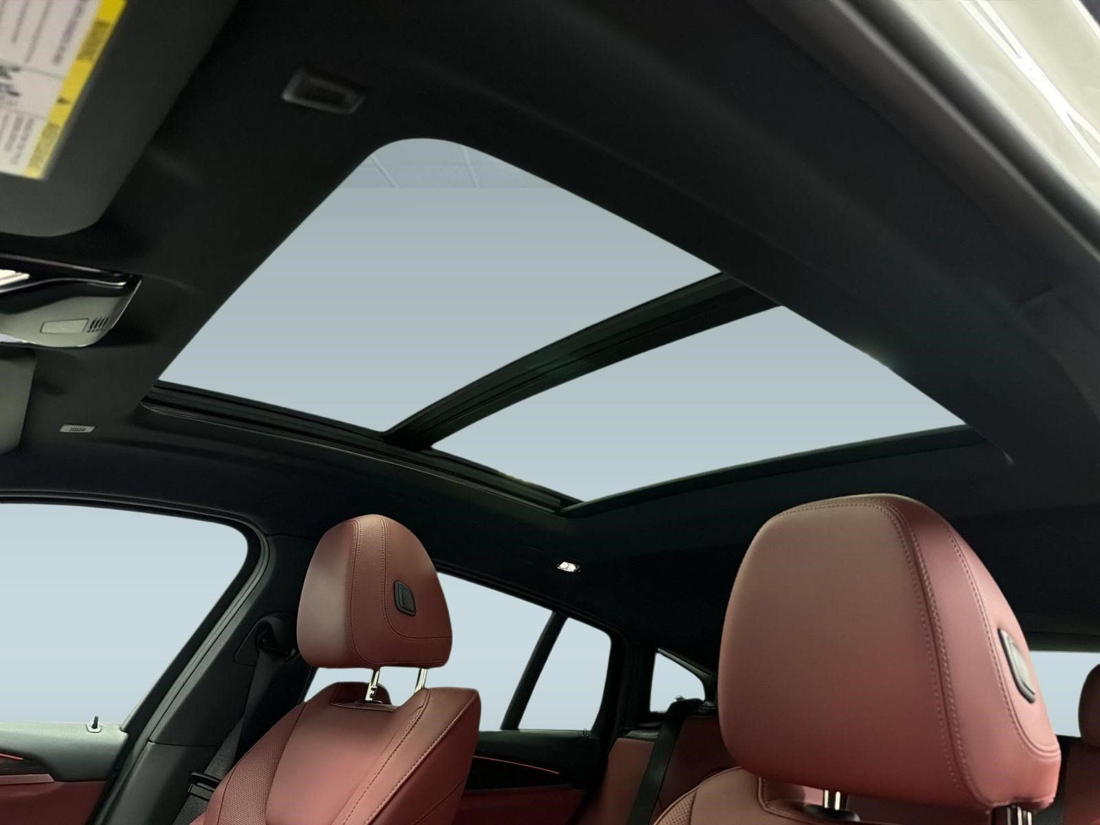Certified 2025 BMW X4 xDrive30i AWD/4WD image 33
