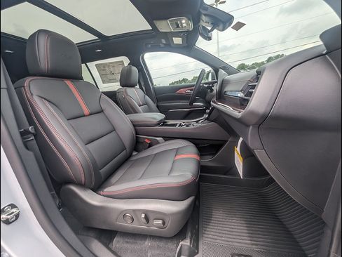 New 2026 Chevrolet Traverse RS w/ LPO, Floor Liner Package AWD/4WD image 13