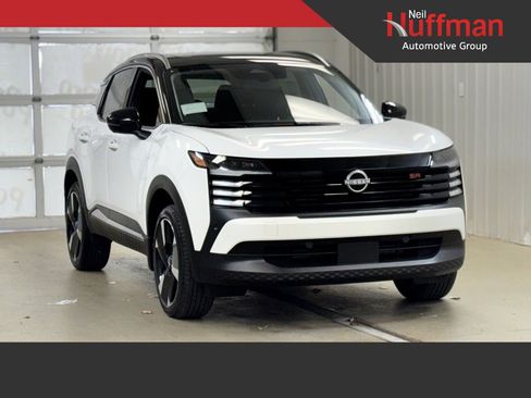 New 2026 Nissan Kicks SR image 1