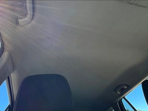 Used 2018 GMC Terrain SLE image 21