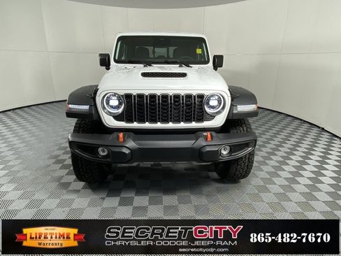 New 2026 Jeep Gladiator Mojave image 2
