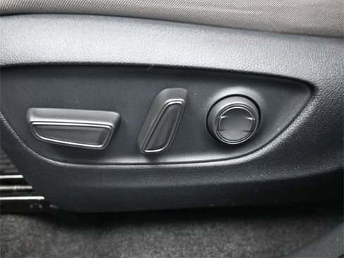 New 2025 Toyota RAV4 XLE image 33