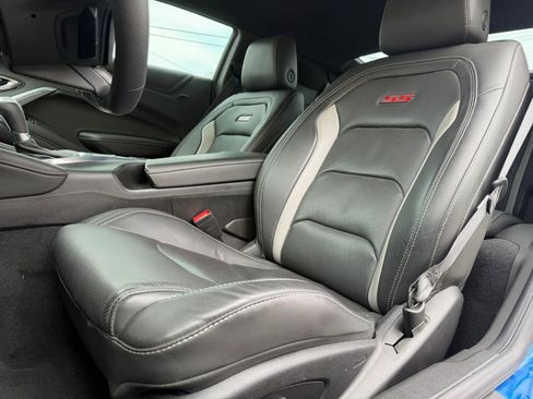 Used 2018 Chevrolet Camaro SS RWD image 11