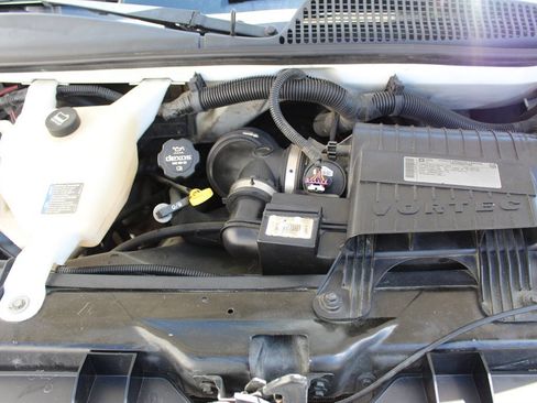 Used 2014 GMC Savana 2500 RWD image 9