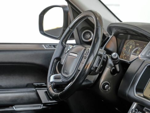 Used 2017 Land Rover Range Rover HSE AWD/4WD image 18
