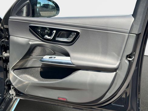 Used 2025 Mercedes-Benz E 350 Sedan image 21