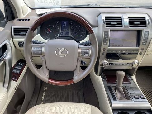 Used 2016 Lexus GX 460 w/ Premium Package AWD/4WD image 9