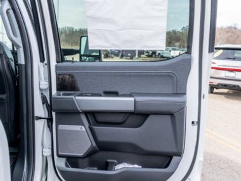 New 2026 Ford F250 Lariat w/ Black Appearance Package image 11