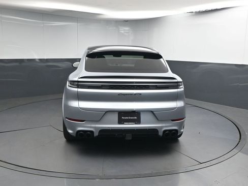 Certified 2025 Porsche Cayenne GTS AWD/4WD image 24