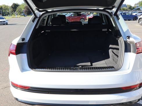 Used 2021 Audi e-tron Premium w/ Convenience Plus Package AWD/4WD image 10