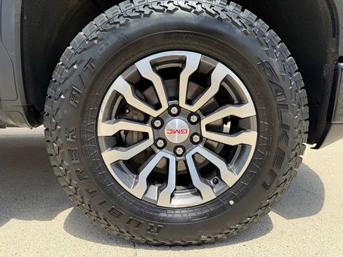 Used 2021 GMC Sierra 1500 AT4 w/ Technology Package AWD/4WD image 10