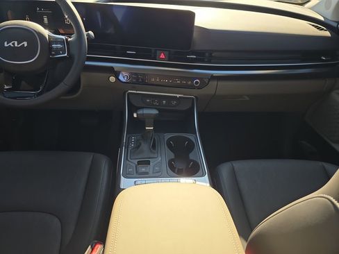 New 2026 Kia Carnival image 14