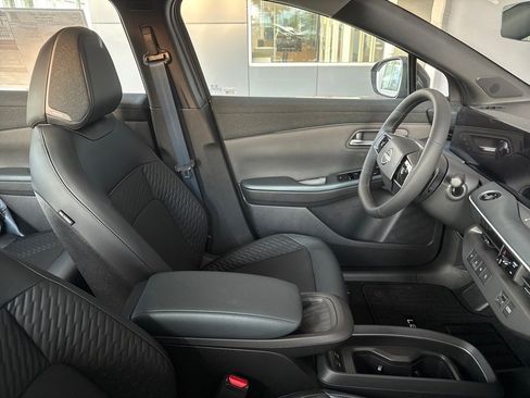 New 2026 Nissan Leaf Platinum+ w/ Cargo Package (Platinum+) image 2