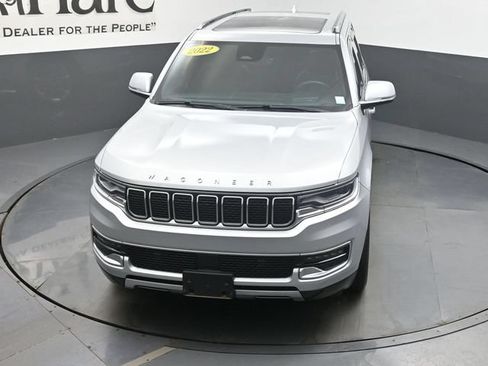 Used 2022 Jeep Wagoneer Series III w/ Premium Group I AWD/4WD image 48