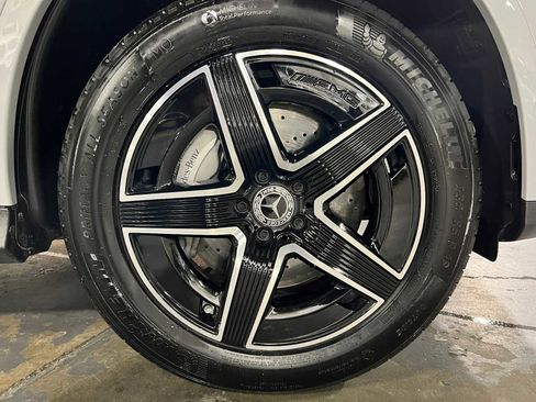 Used 2025 Mercedes-Benz GLC 300 GLC 300 image 9