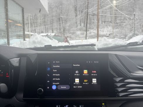 Used 2025 Toyota Camry LE image 21