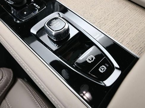 New 2026 Volvo XC90 B6 Ultra w/ Protection Package Premier AWD/4WD image 18