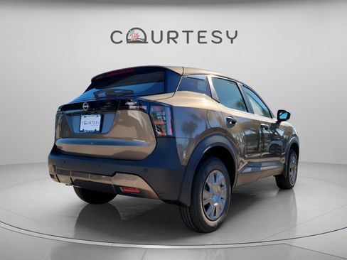 New 2026 Nissan Kicks S image 4