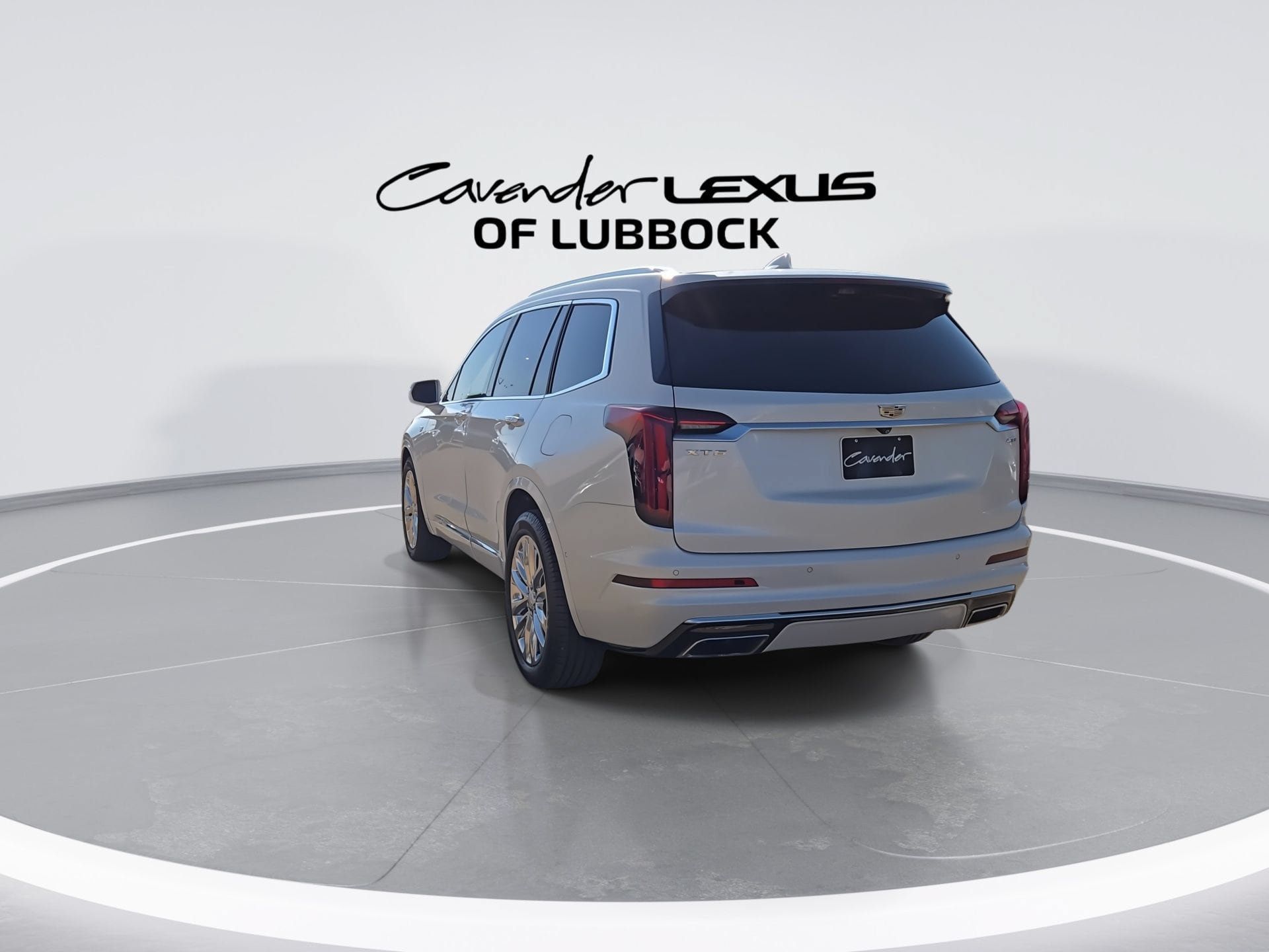 Used 2020 Cadillac XT6 Premium Luxury w/ Platinum Package FWD image 7