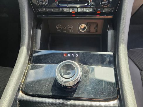 Used 2024 Jeep Grand Cherokee L Laredo image 22