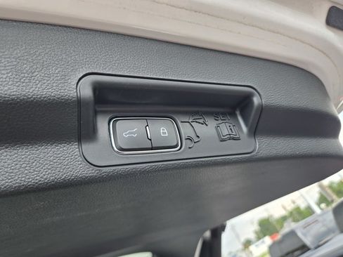 Used 2024 Ford Explorer XLT w/ Equipment Group 202A AWD/4WD image 33