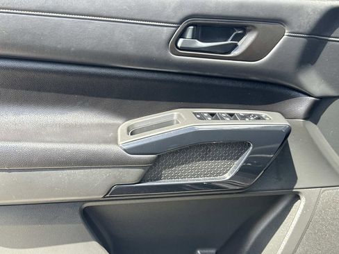 Certified 2024 Nissan Pathfinder SV FWD image 18