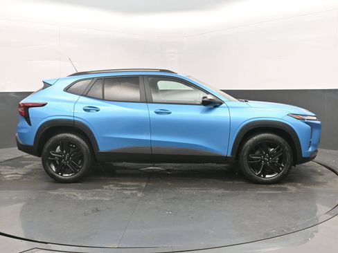 Used 2025 Chevrolet Trax ACTIV FWD image 10