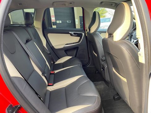 Used 2012 Volvo XC60 T6 R-Design Platinum image 25
