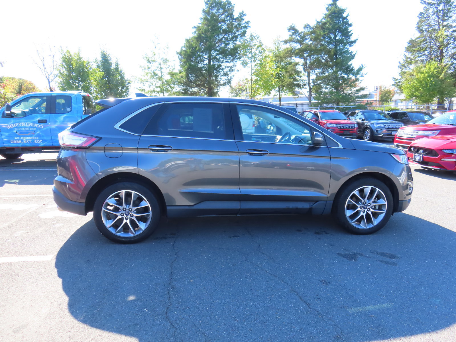 Used 2017 Ford Edge Titanium w/ Equipment Group 302A AWD/4WD image 4