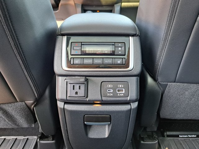 Used 2024 Subaru Ascent Touring AWD/4WD image 28