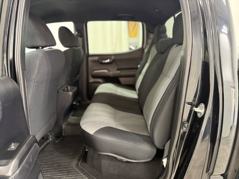 Used 2020 Toyota Tacoma TRD Off-Road image 25