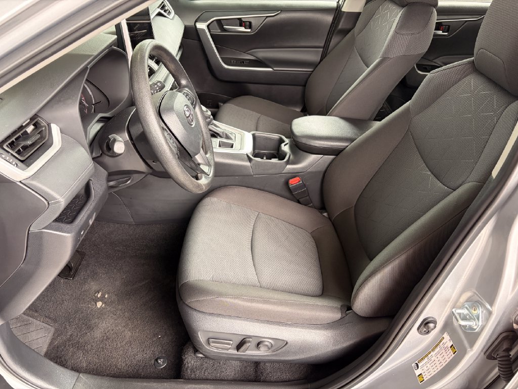 Used 2025 Toyota RAV4 XLE AWD/4WD image 10