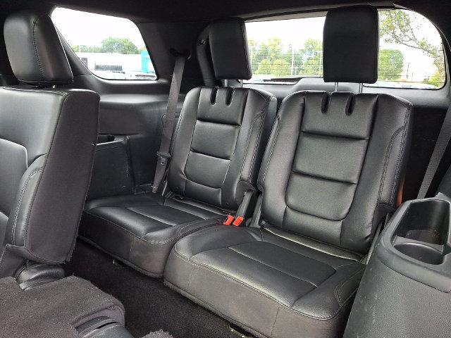 Used 2019 Ford Explorer XLT w/ Equipment Group 202A AWD/4WD image 21