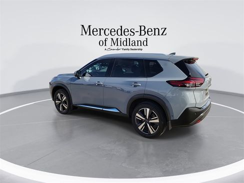 Used 2023 Nissan Rogue SL w/ SL Premium Package image 6