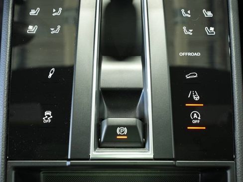 New 2025 Porsche Macan image 22