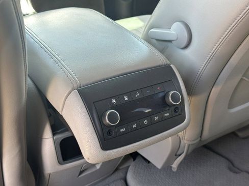 Used 2008 GMC Acadia SLT w/ Cargo Convenience Package AWD/4WD image 14