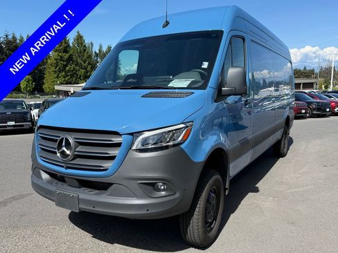 Used 2025 Mercedes-Benz Sprinter 2500 image 1
