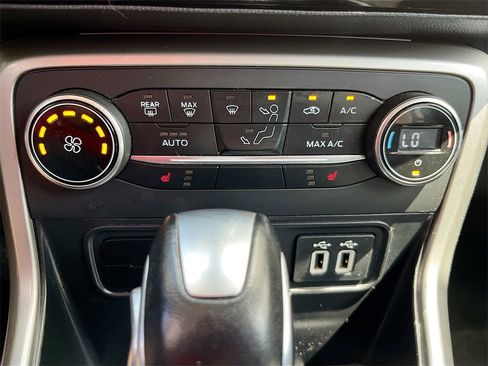 Used 2018 Ford EcoSport Titanium image 16