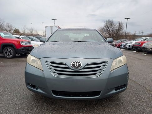 Used 2009 Toyota Camry image 2