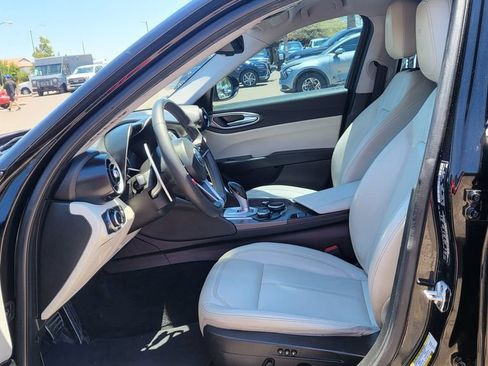 Used 2019 Alfa Romeo Giulia AWD w/ Quick Order Package 22J Sport image 27