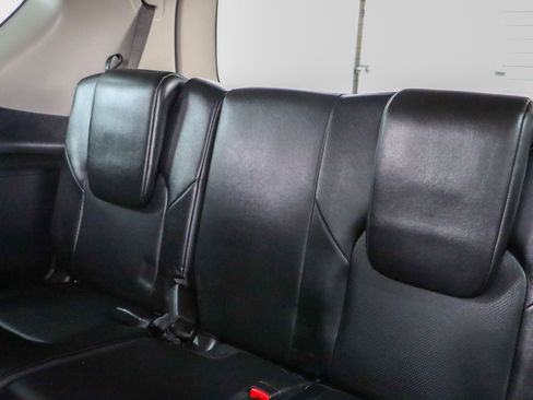 Used 2022 Nissan Armada SL w/ Captain's Chairs Package image 27