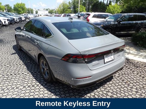 Used 2025 Honda Accord EX-L image 8