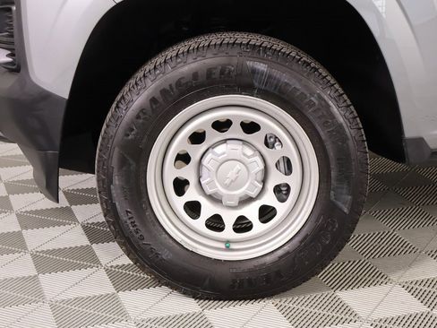 Used 2025 Chevrolet Colorado W/T w/ Advanced Trailering Package image 16