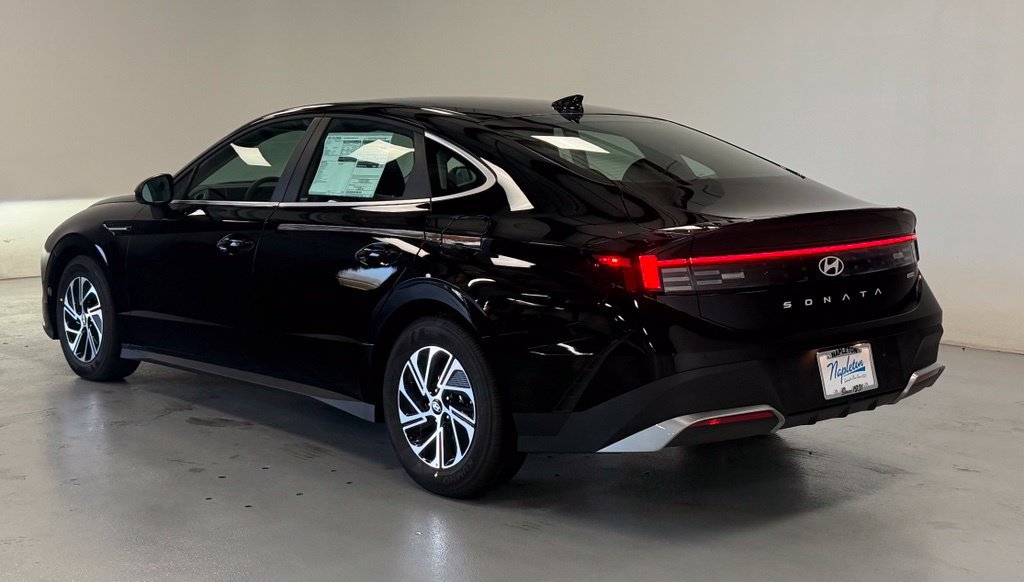 New 2027 Hyundai Sonata Blue FWD image 4