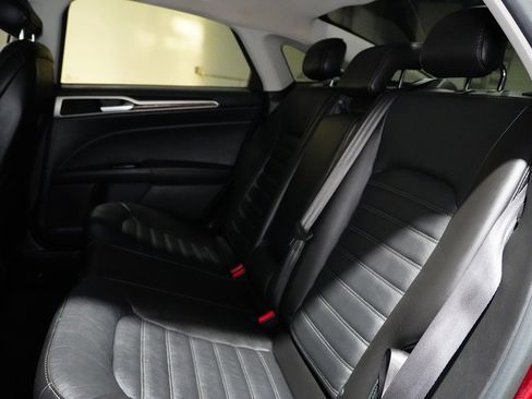 Used 2016 Ford Fusion SE image 19