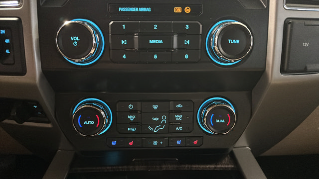 Used 2019 Ford F250 Lariat w/ Lariat Ultimate Package AWD/4WD image 18