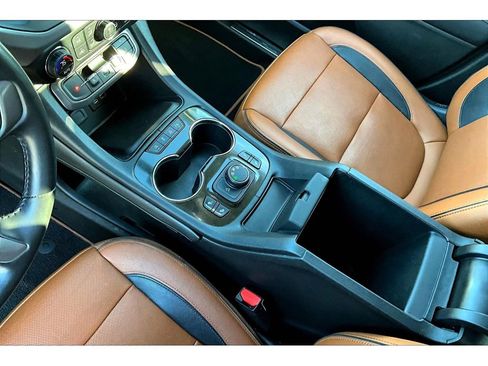 Used 2020 GMC Acadia AT4 image 17